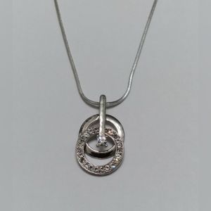 🌟3/$15 Silver Rhinestone Circles Necklace